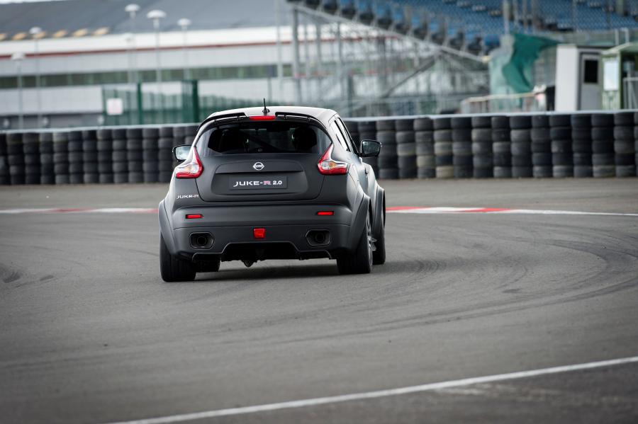  Nissan Juke-R 2.0 Concept 2015 года  (фото 24 из 41)